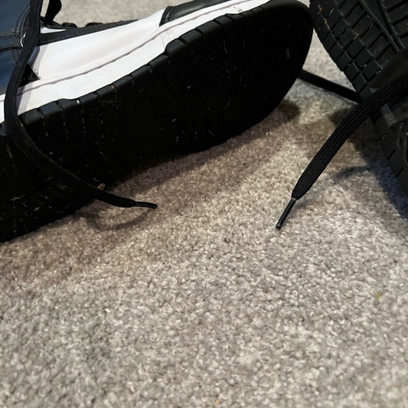 Nike Dunk High Pandas - Picture 3 of 4